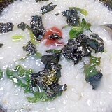 梅干しと野沢菜と海苔のおかゆ